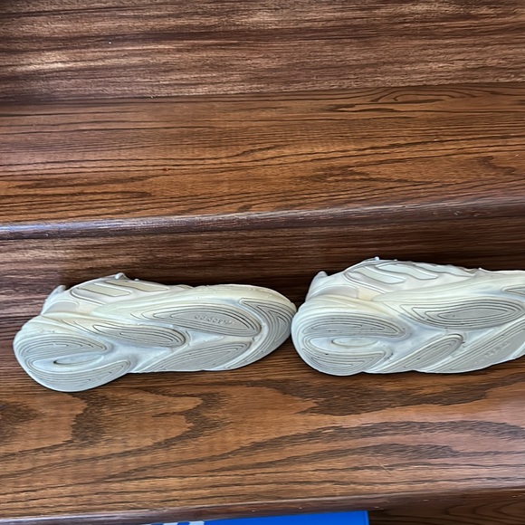 Authentic Adidas - Picture 6 of 10